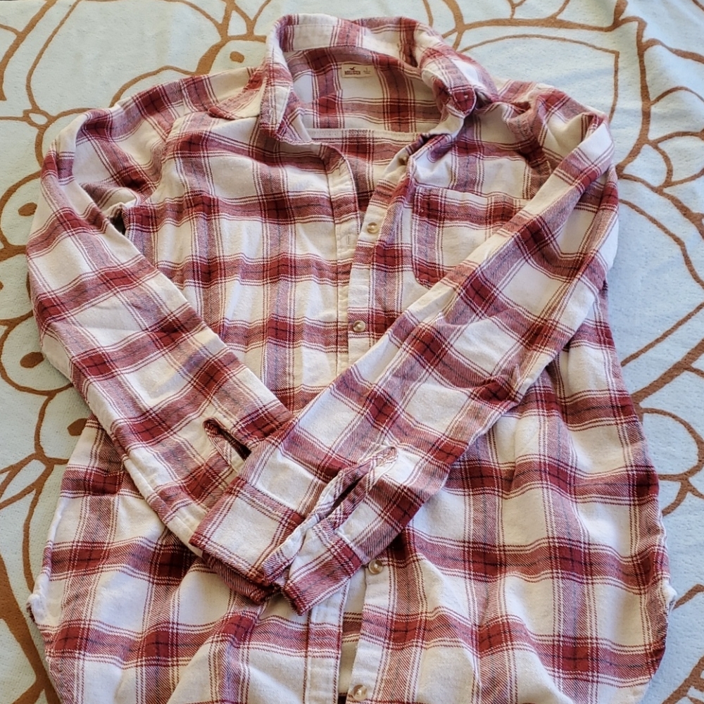 Hollister Plaid Flannel Button Up Top Red & White